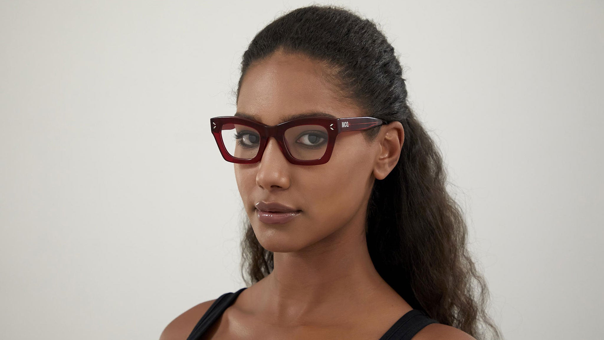 MQ0343O 003 transparent burgundy